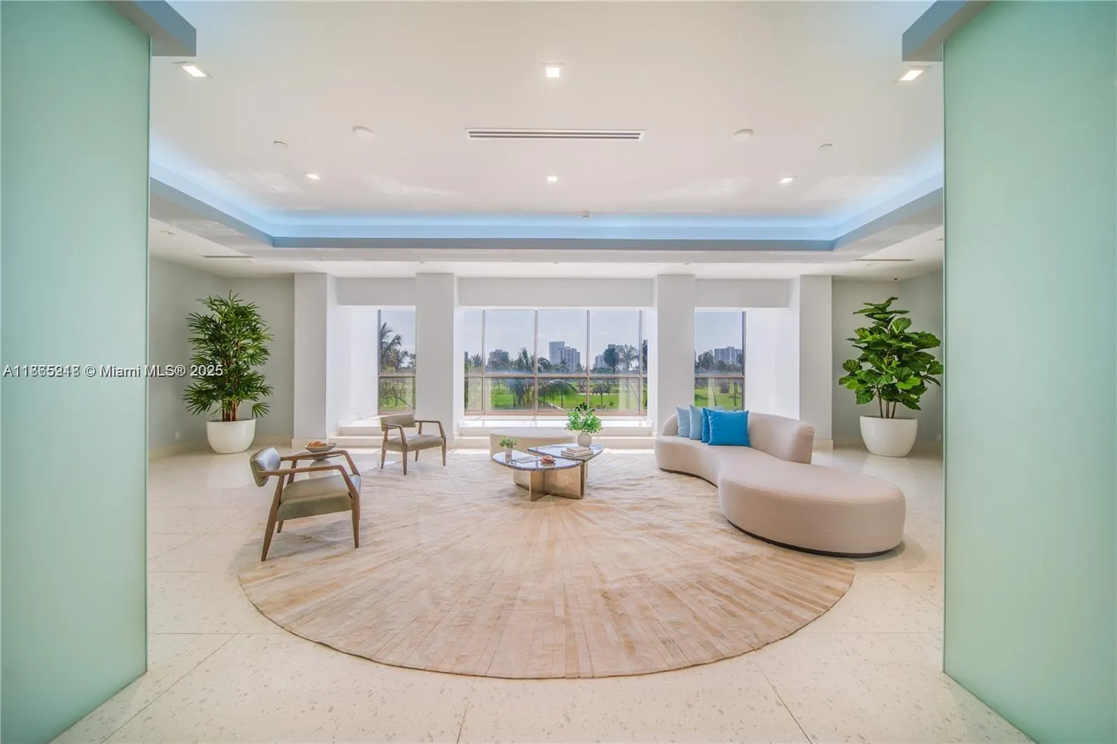 20335 W Country Club Dr, #502