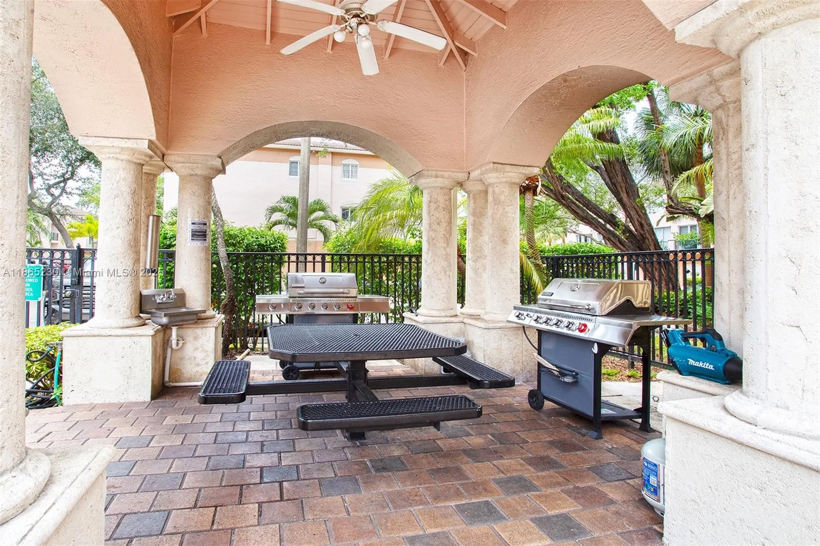 2009 SE 10th Ave, #322