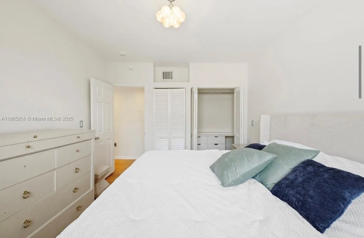 605 Euclid Ave, #204