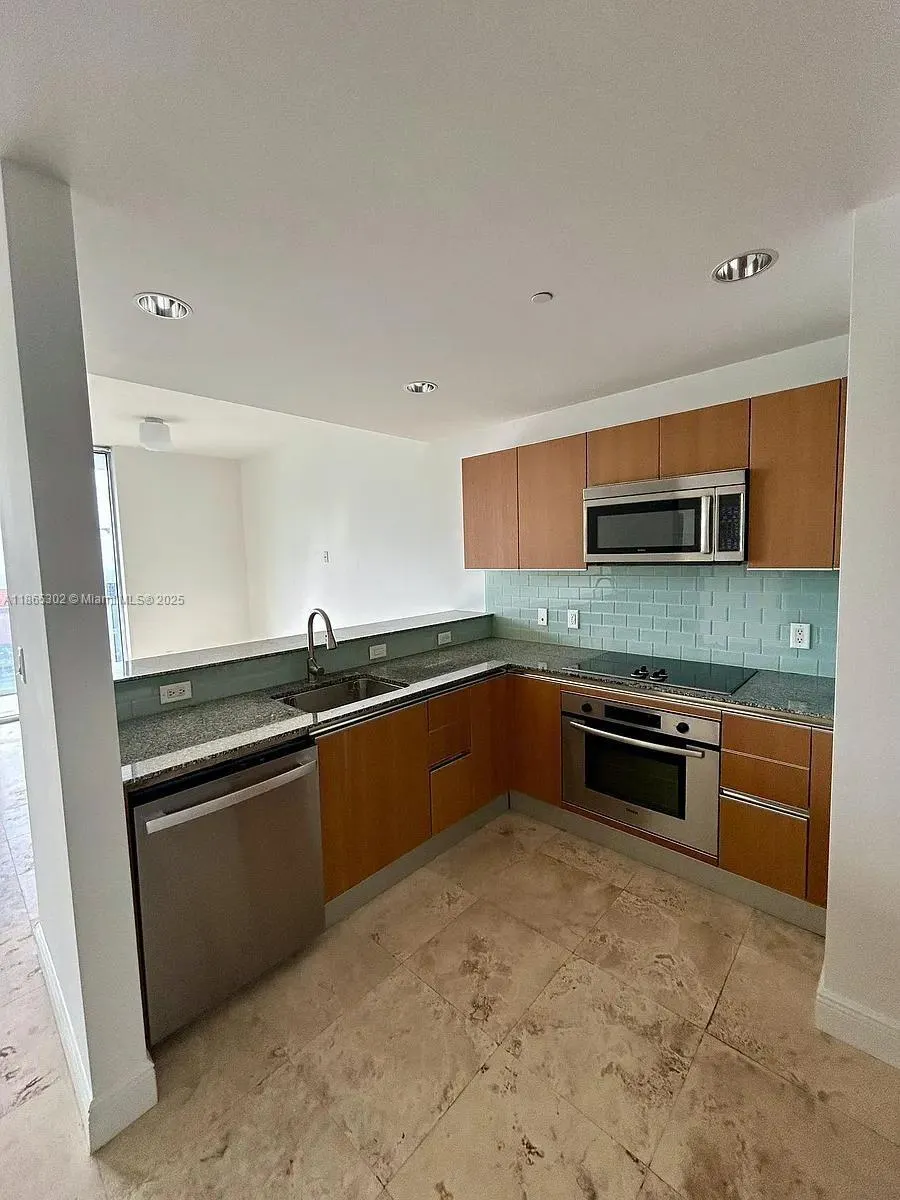 1060 Brickell Ave, #3309