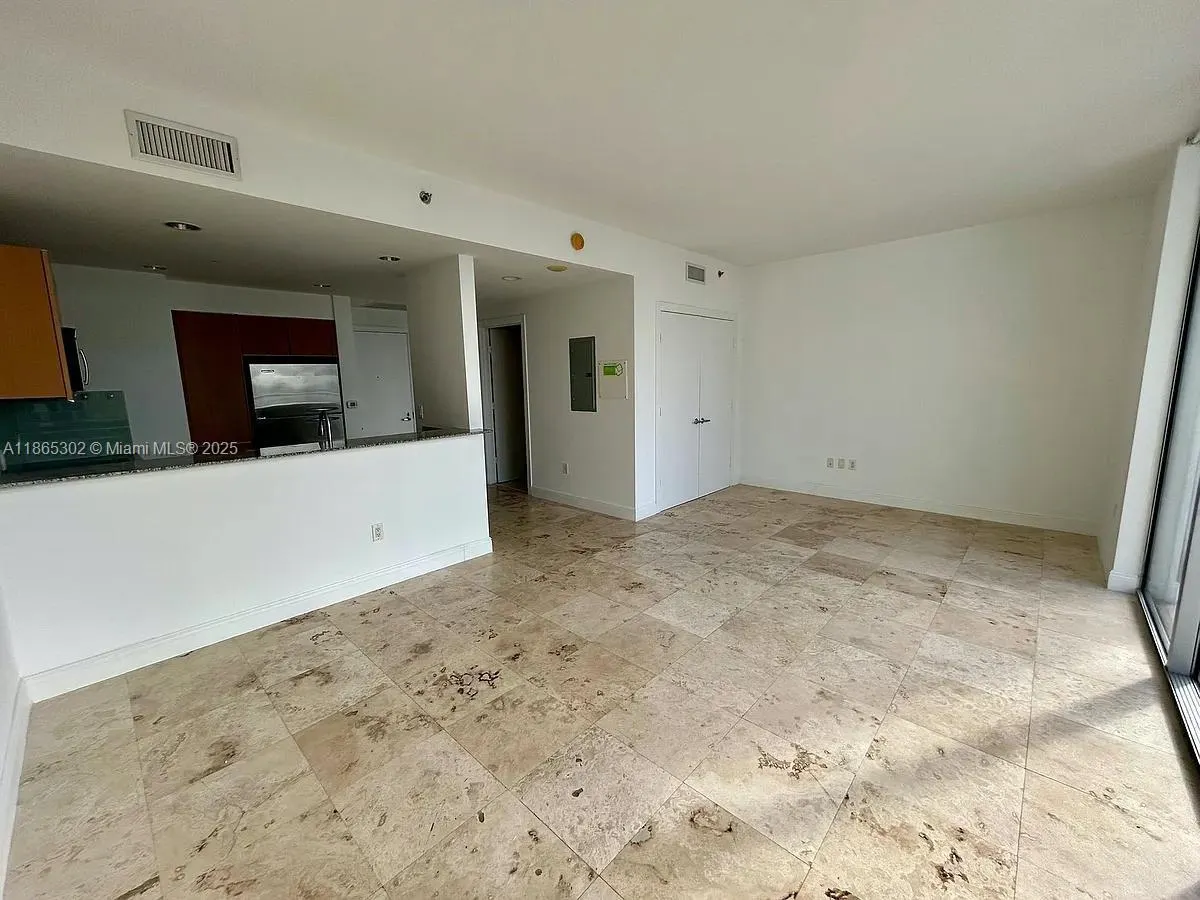 1060 Brickell Ave, #3309