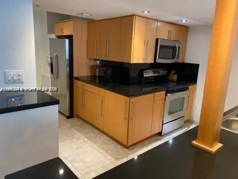 1717 N Bayshore Dr, #3246