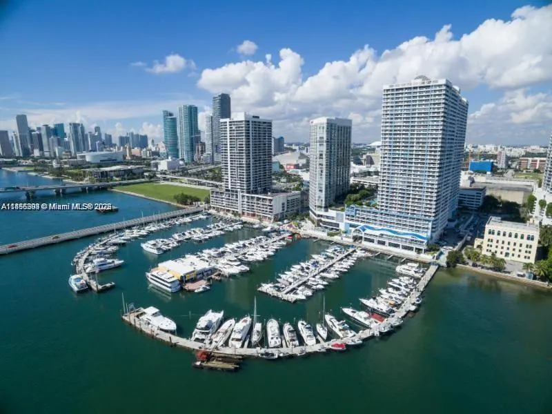 1717 N Bayshore Dr, #3246