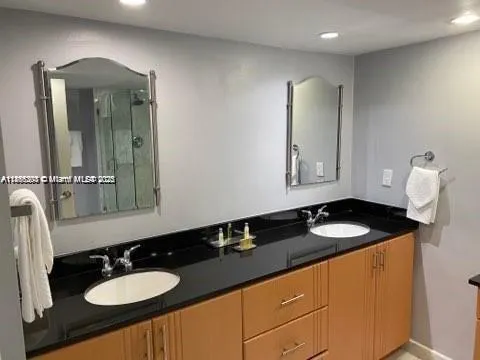 1717 N Bayshore Dr, #3246