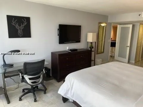1717 N Bayshore Dr, #3246