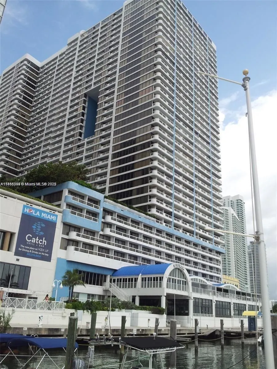 1717 N Bayshore Dr, #3246