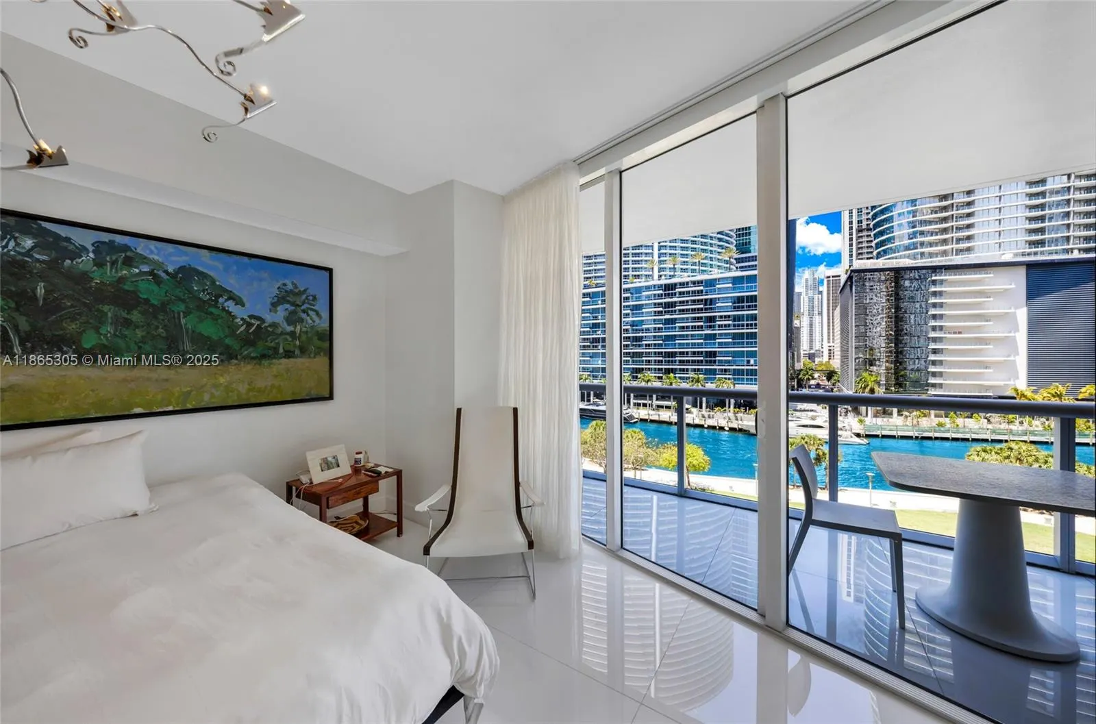 475 Brickell Ave, #712-714