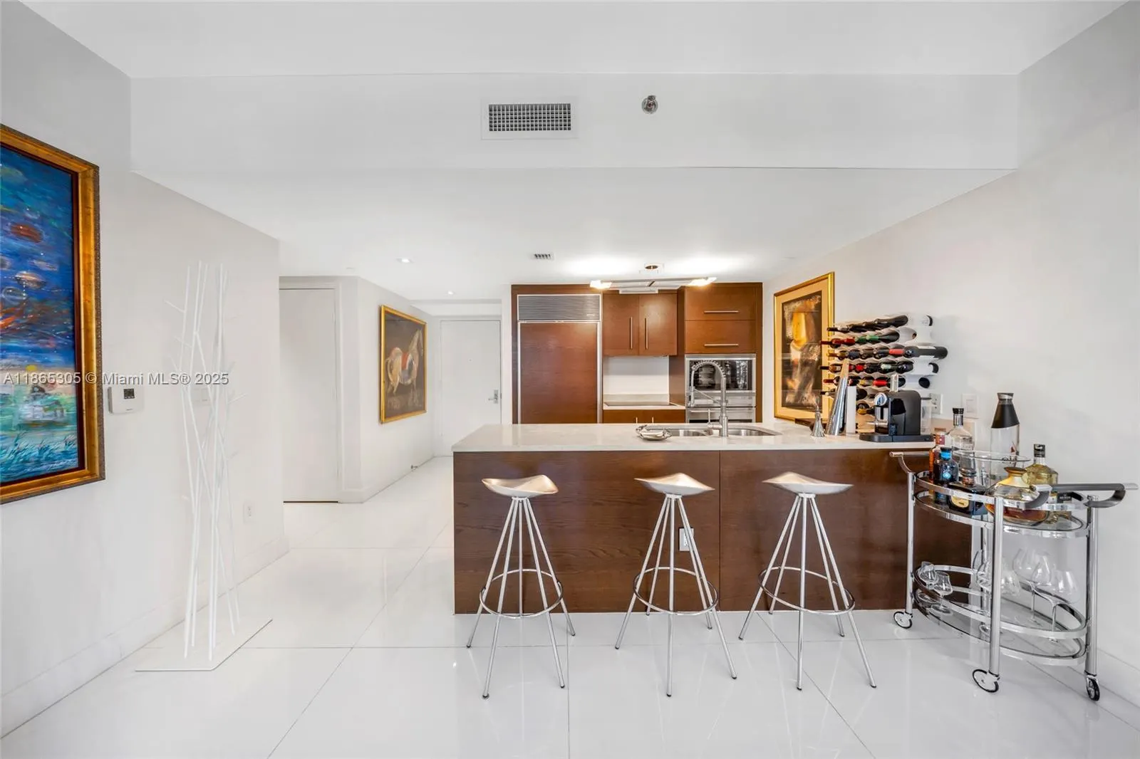 475 Brickell Ave, #712-714