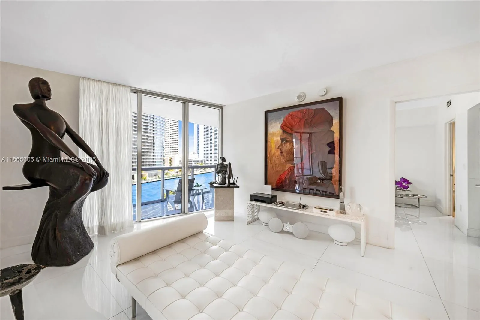 475 Brickell Ave, #712-714