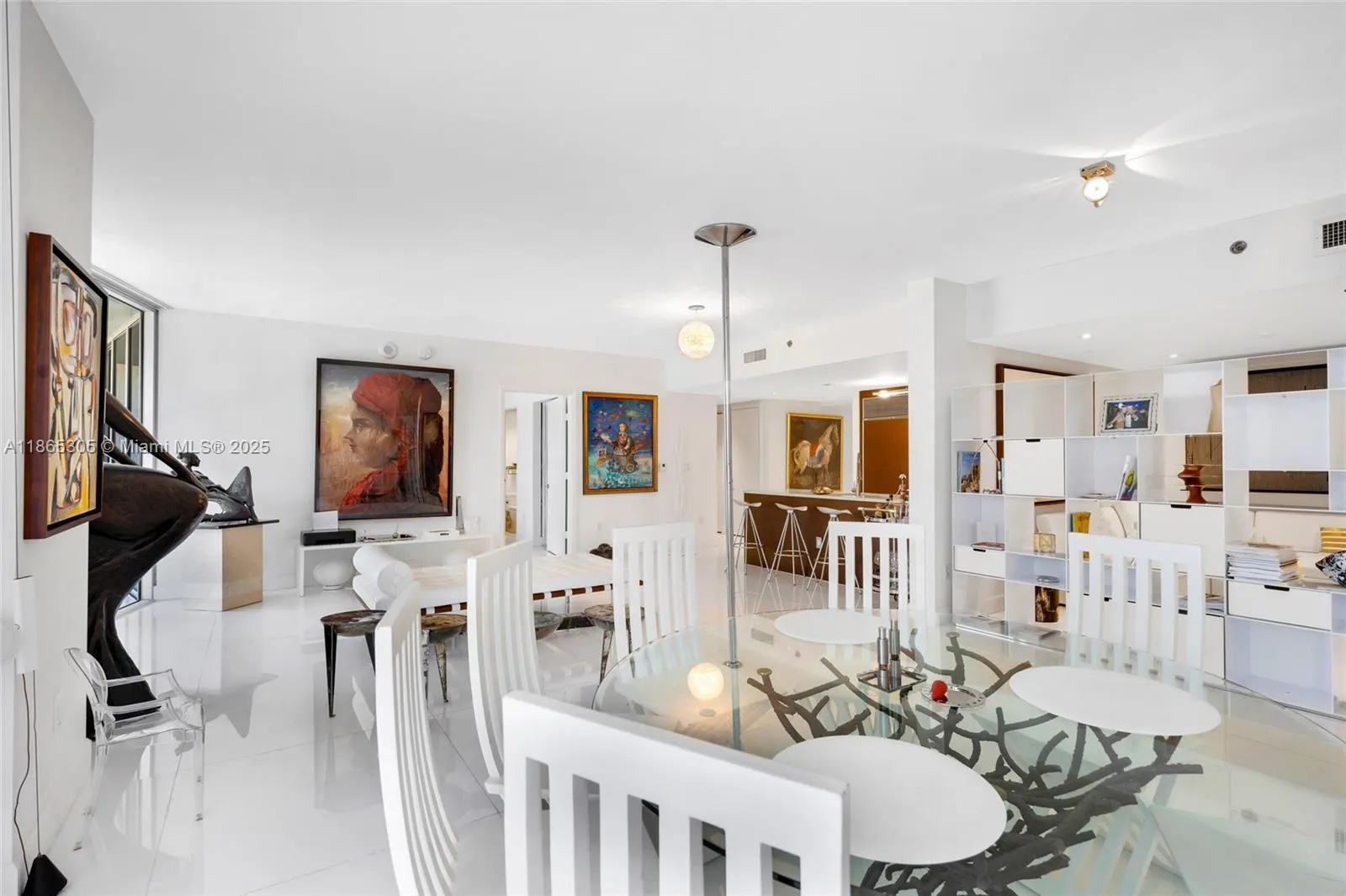 475 Brickell Ave, #712-714