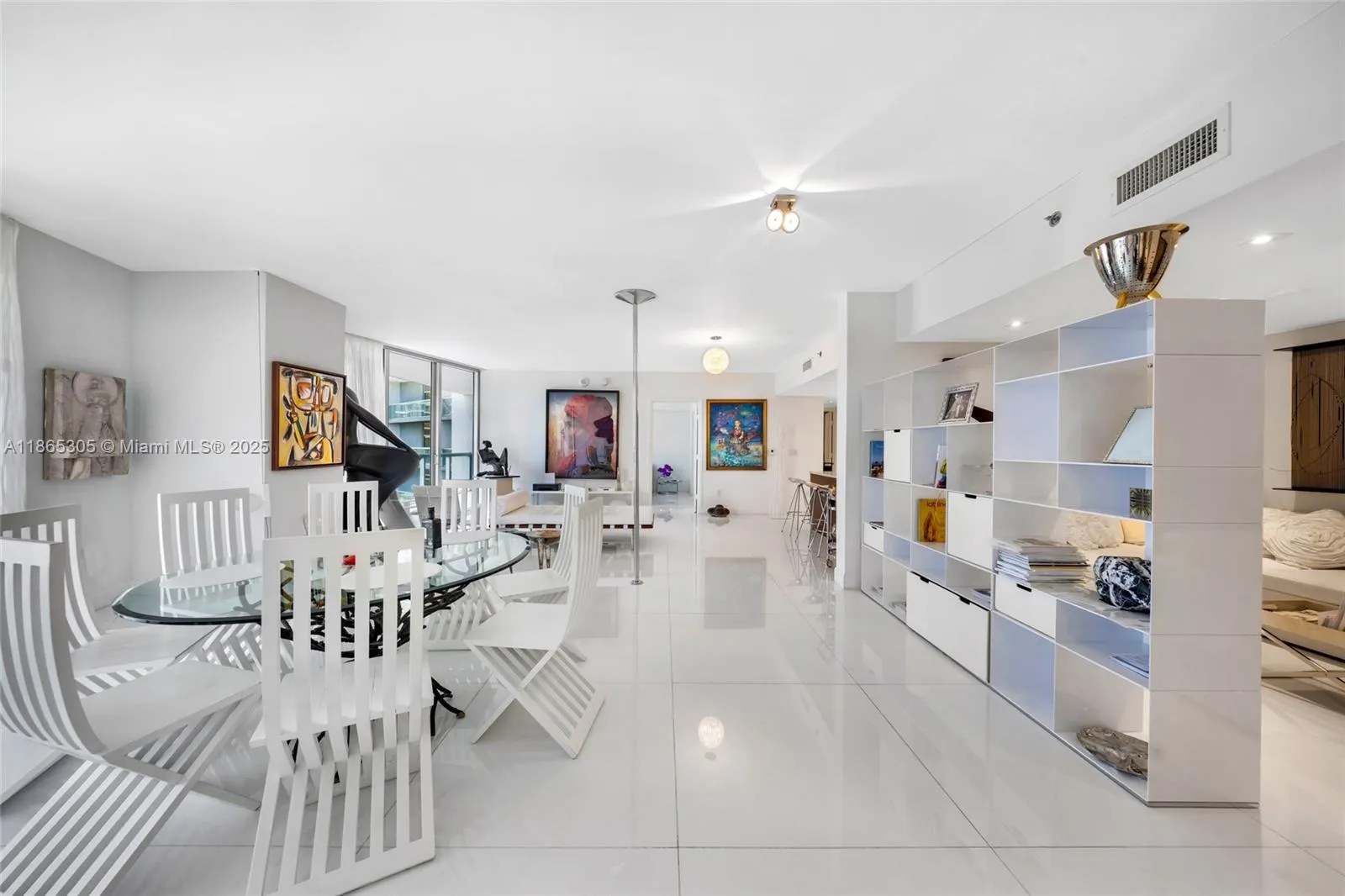 475 Brickell Ave, #712-714