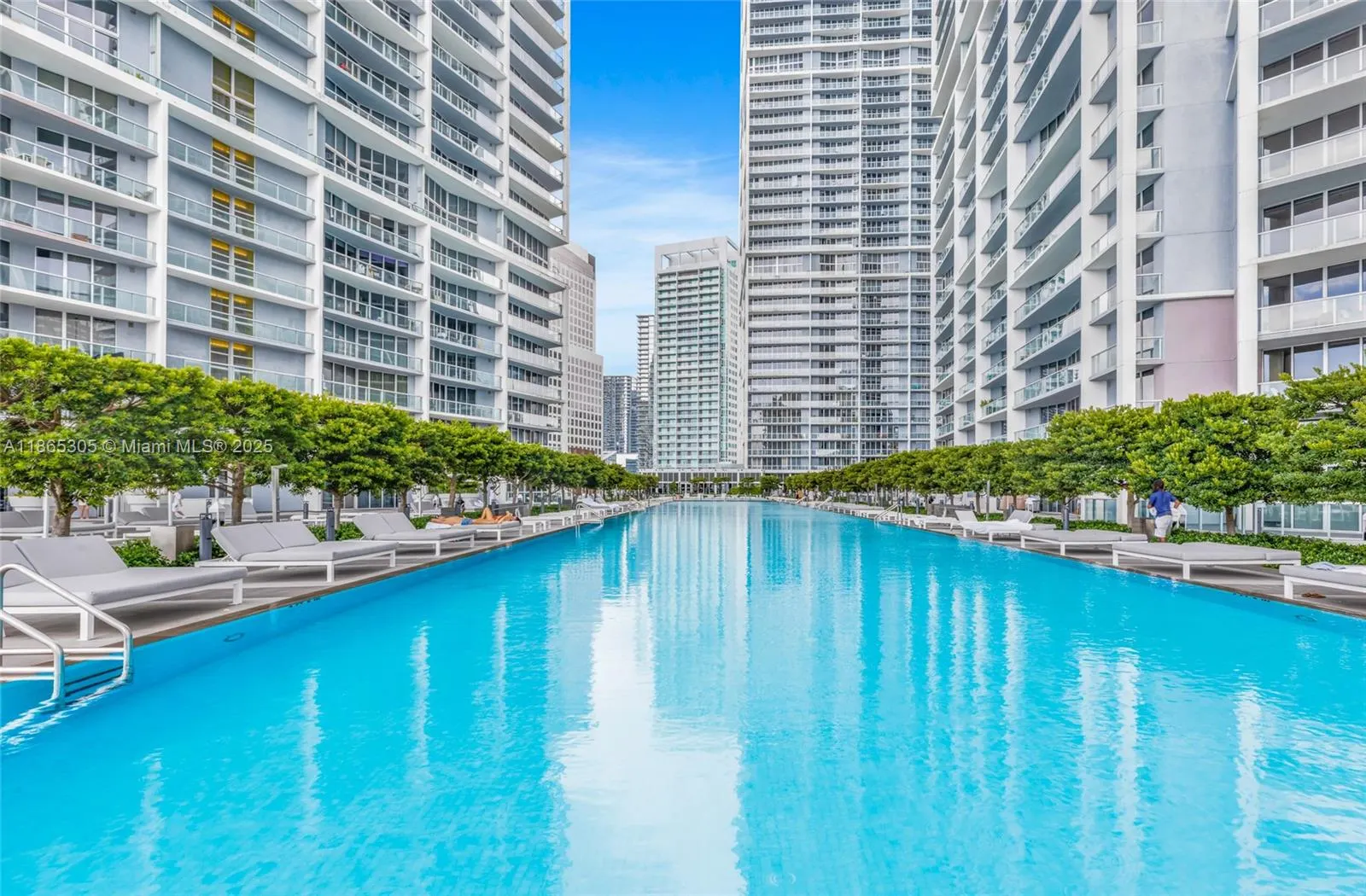 475 Brickell Ave, #712-714