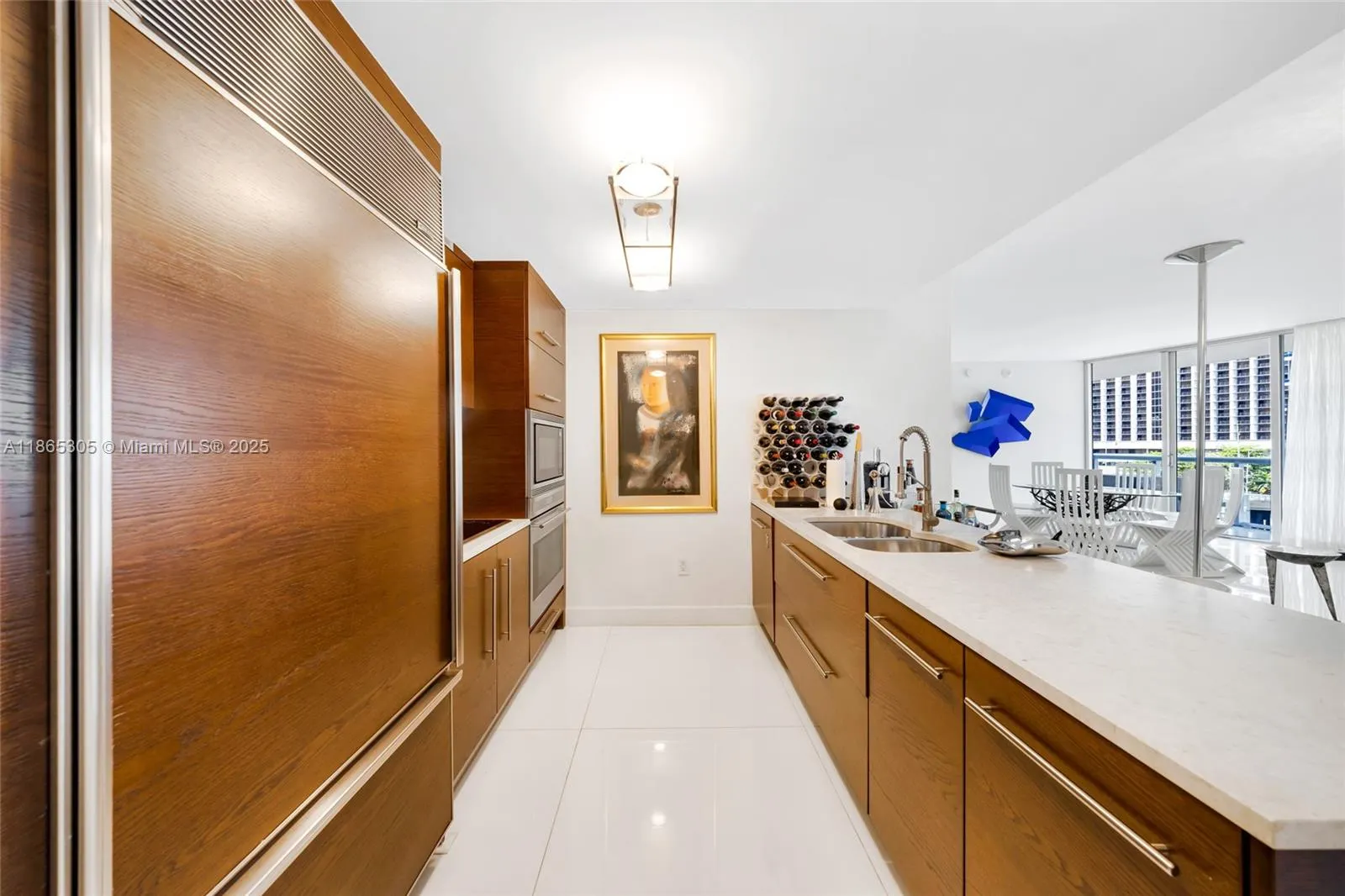 475 Brickell Ave, #712-714