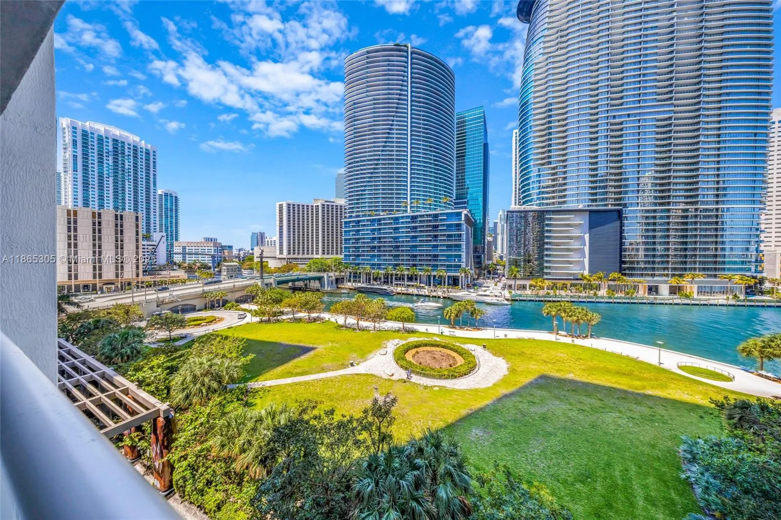 475 Brickell Ave, #712-714