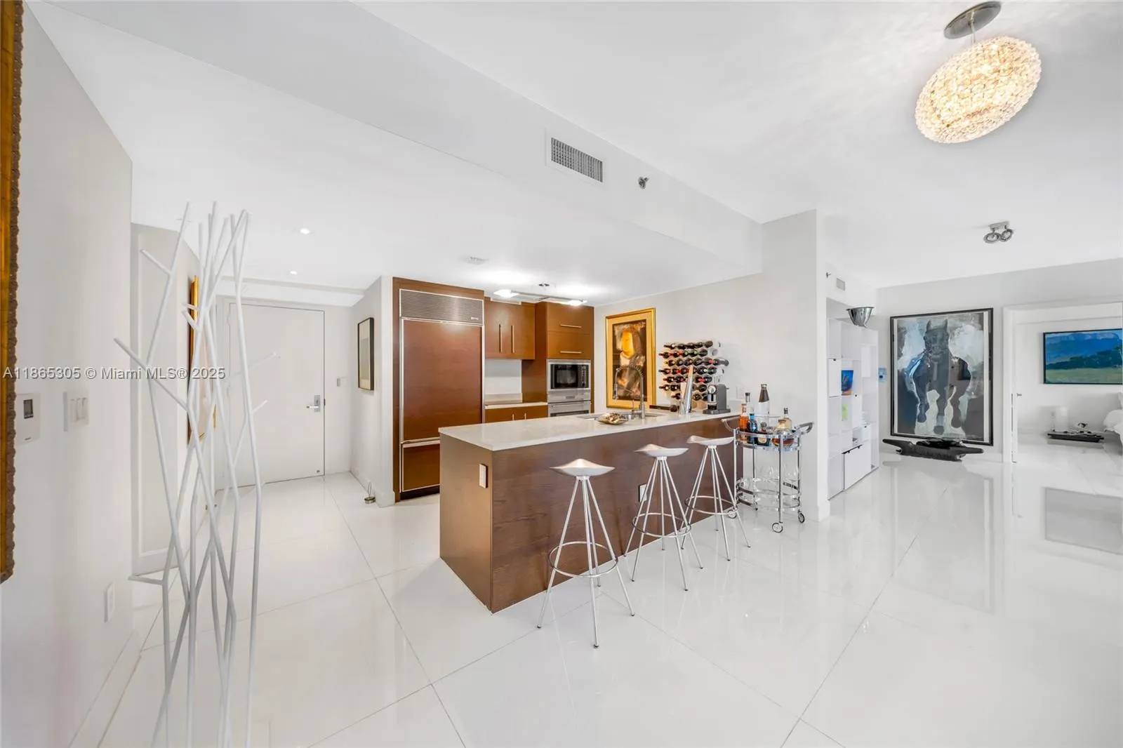 475 Brickell Ave, #712-714