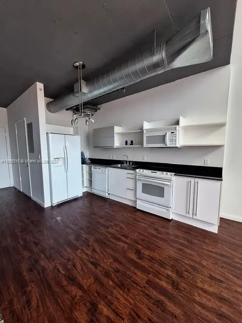 690 SW 1st Ct, #2711