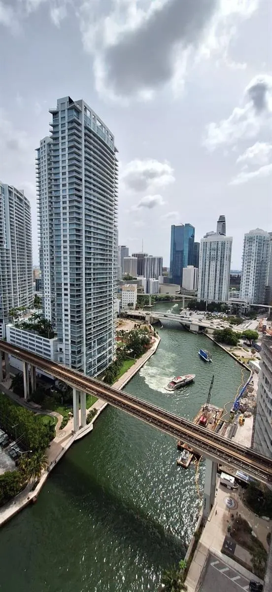 690 SW 1st Ct, #2711