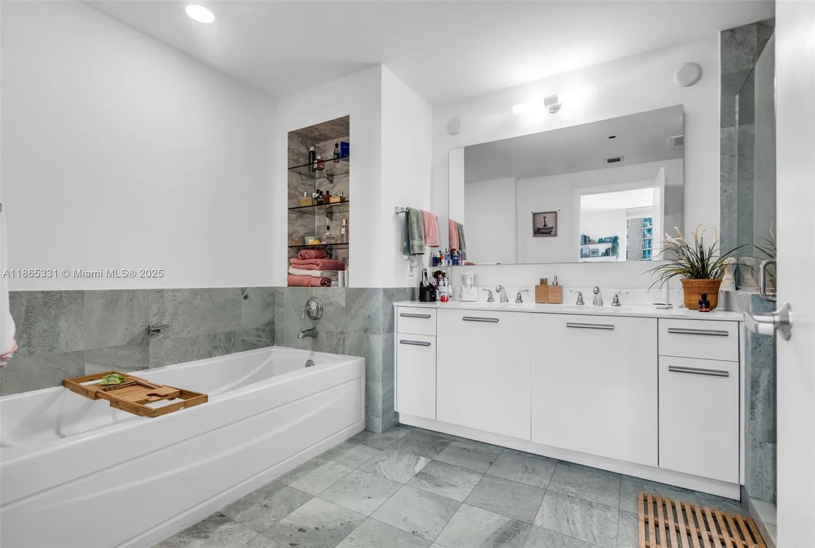 1060 Brickell Ave, #3601