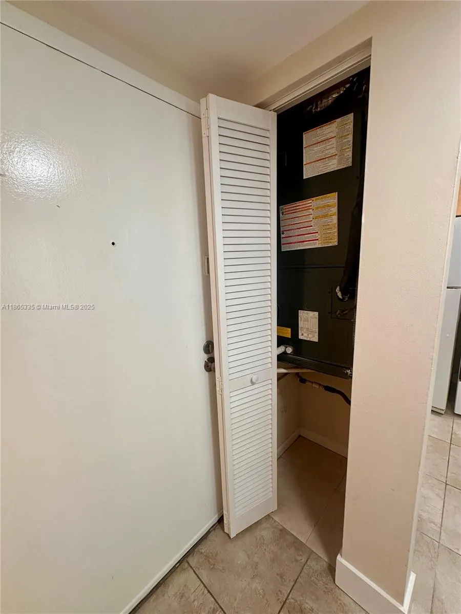 2935 NE 163rd ST, #3P