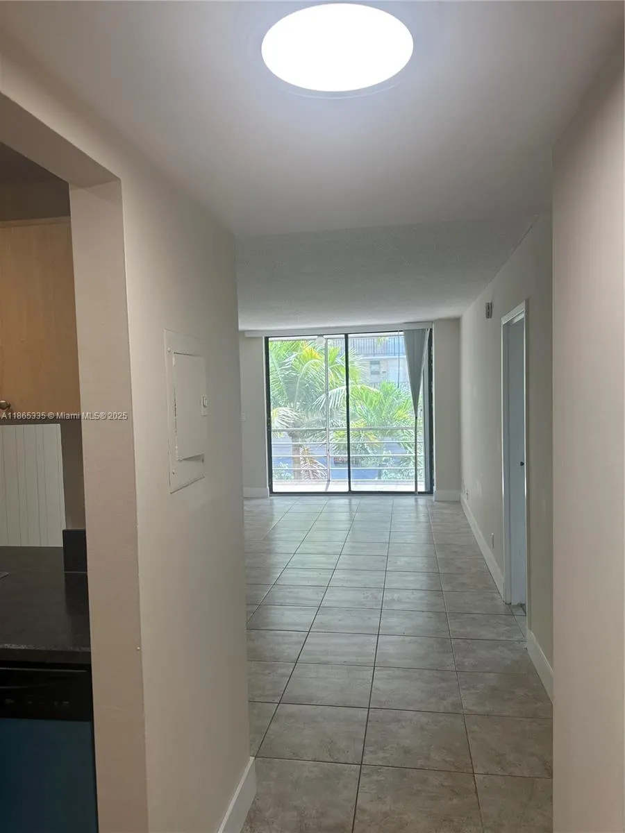 2935 NE 163rd ST, #3P