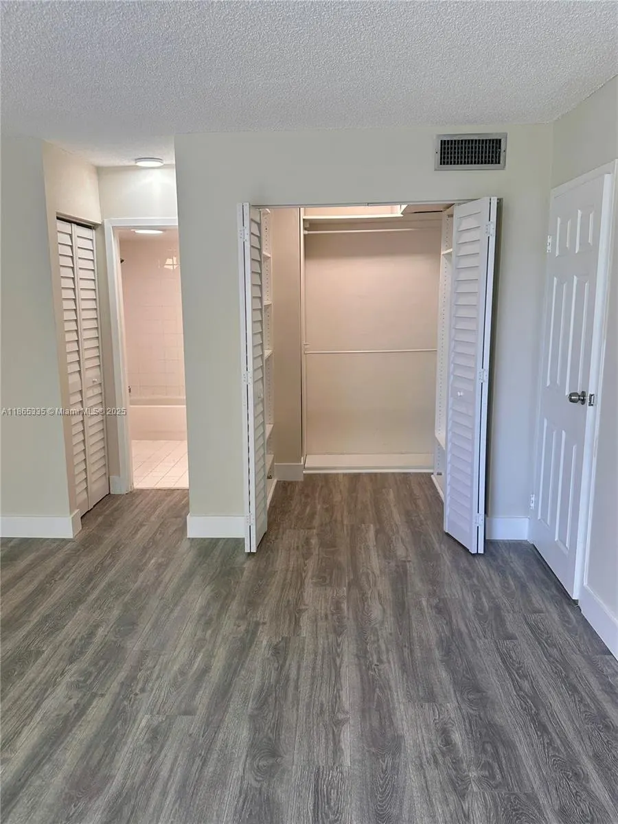 2935 NE 163rd ST, #3P