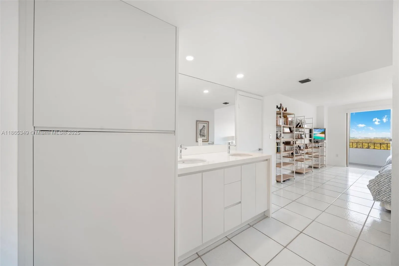 155 Ocean Lane Dr, #1104