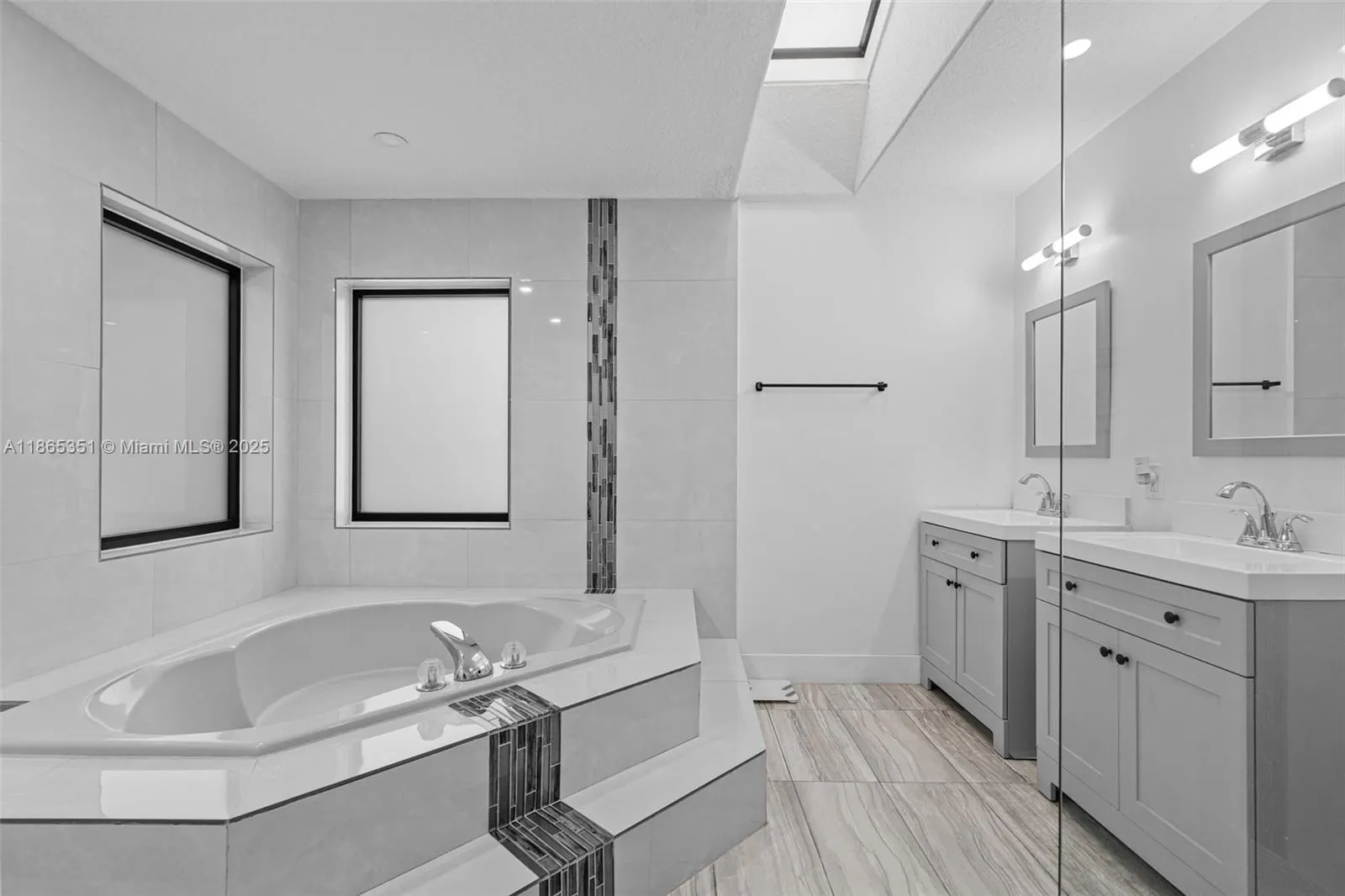 8705 NW 150th Ter