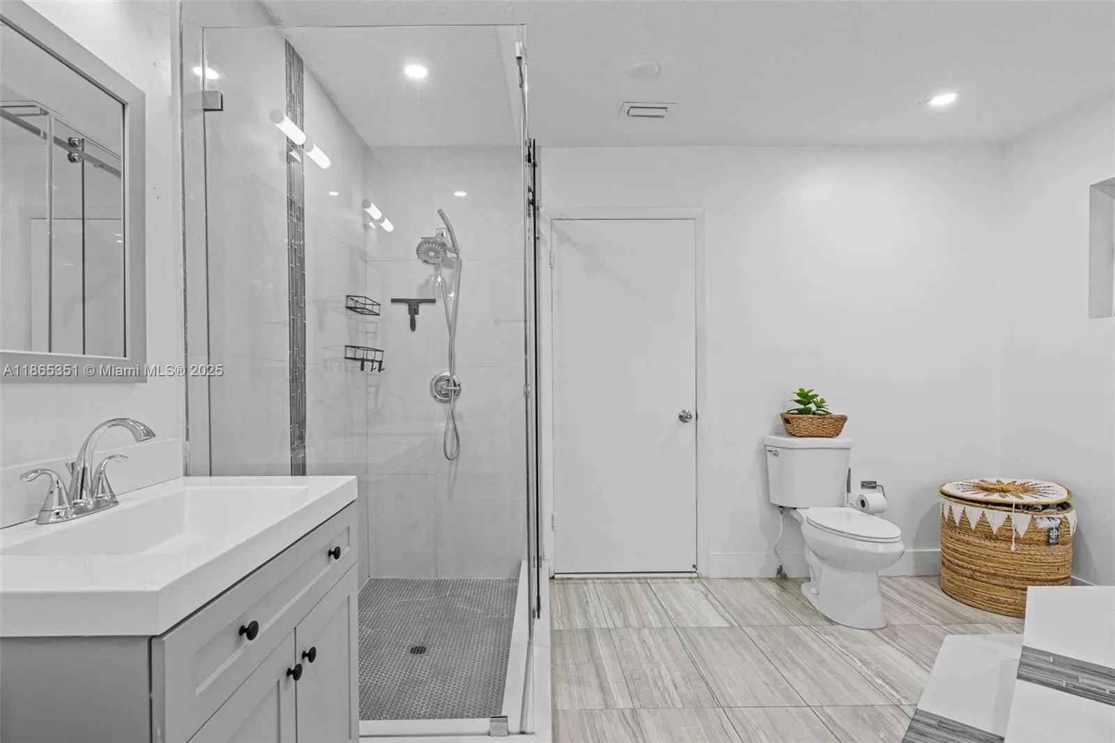 8705 NW 150th Ter