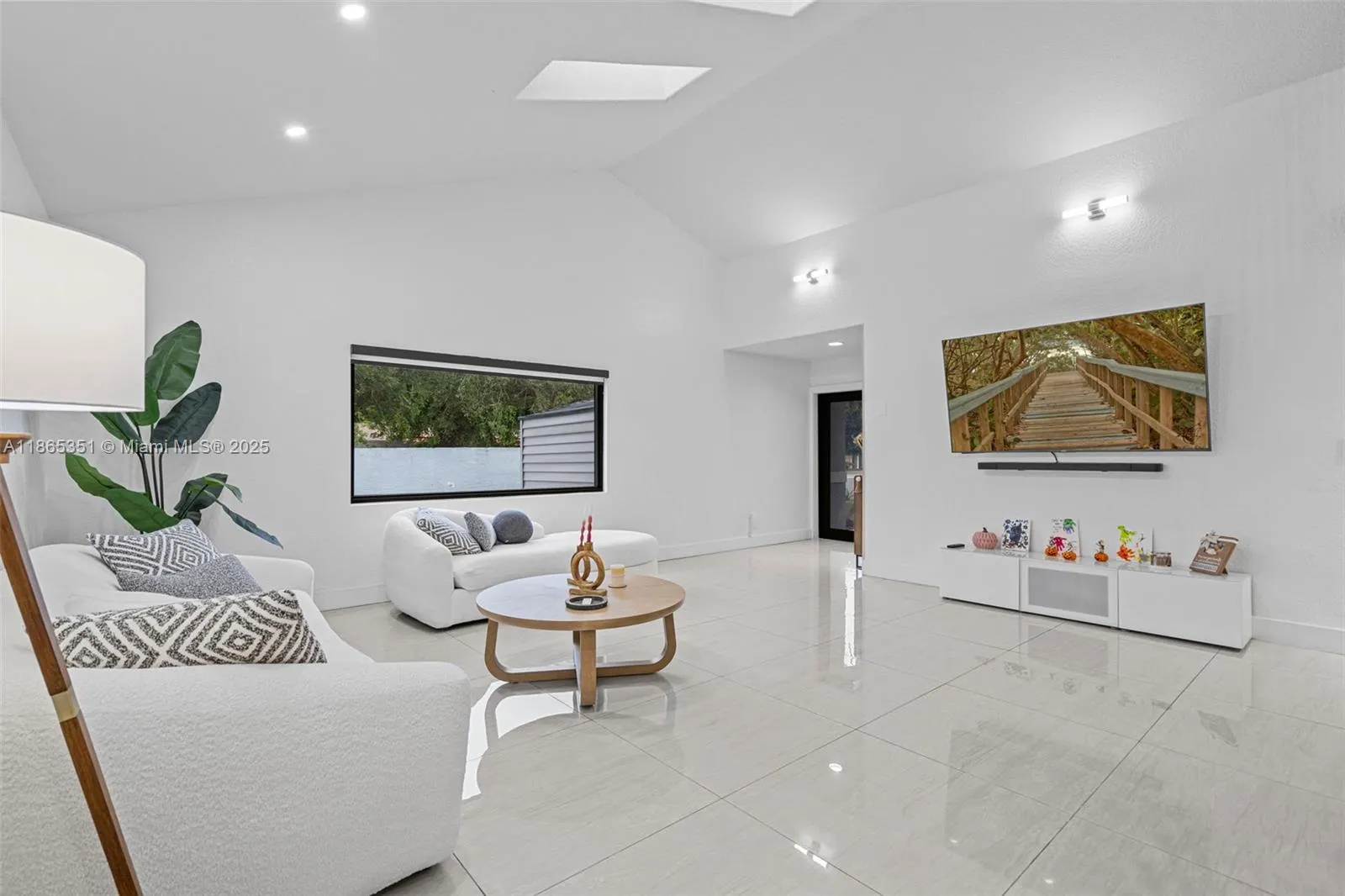 8705 NW 150th Ter