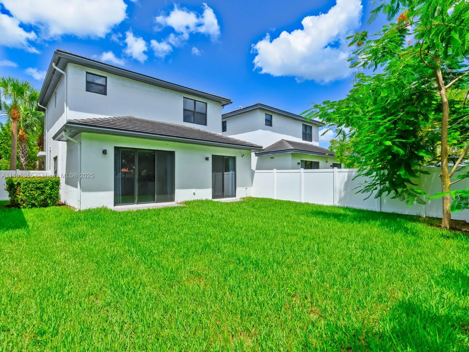 4924 Whispering Way