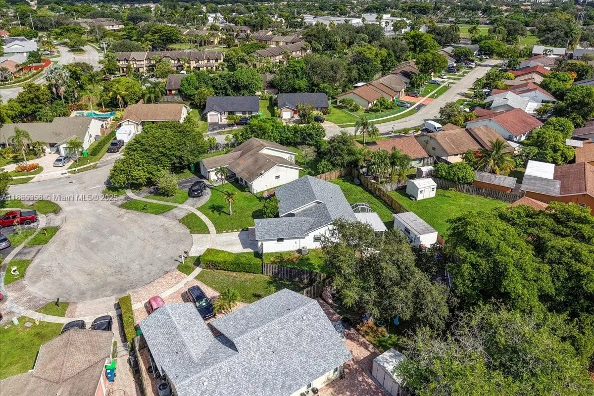 4916 NW 92nd Ave
