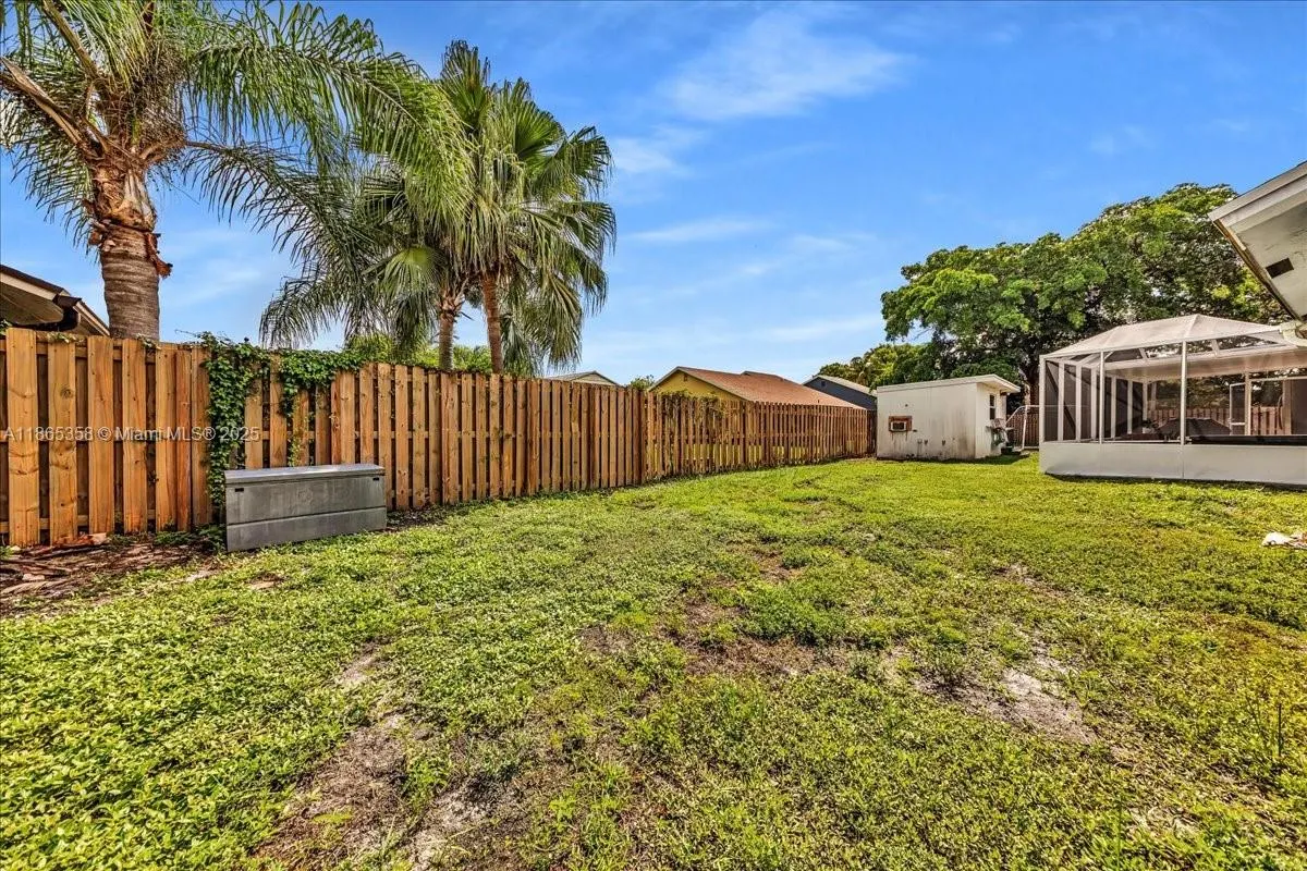 4916 NW 92nd Ave
