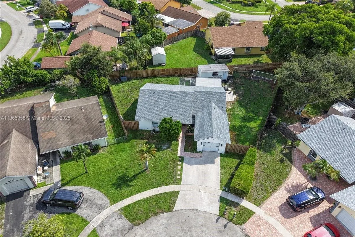 4916 NW 92nd Ave