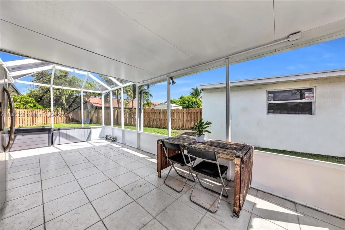 4916 NW 92nd Ave