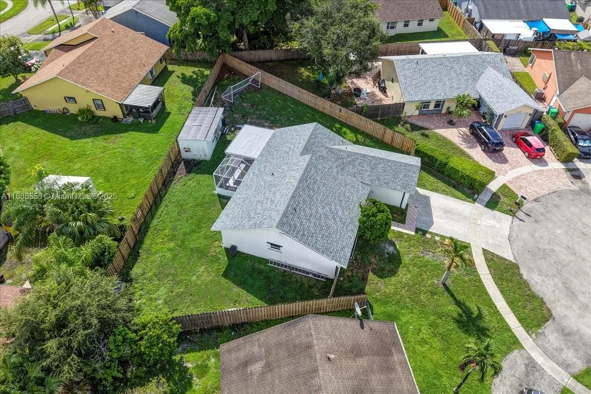 4916 NW 92nd Ave
