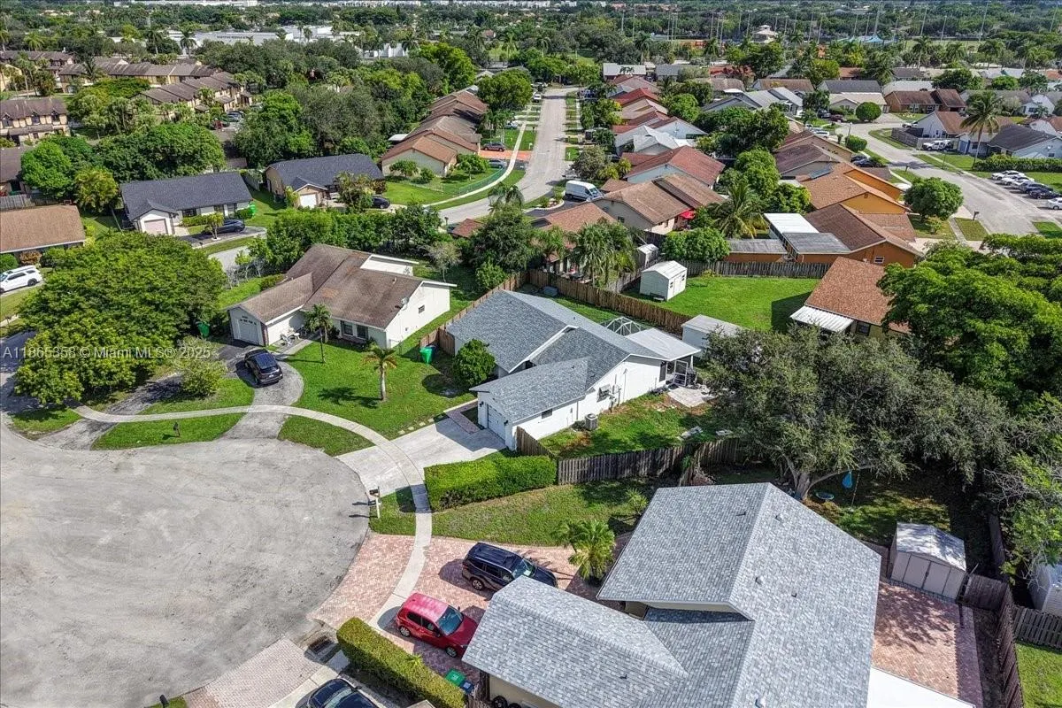 4916 NW 92nd Ave