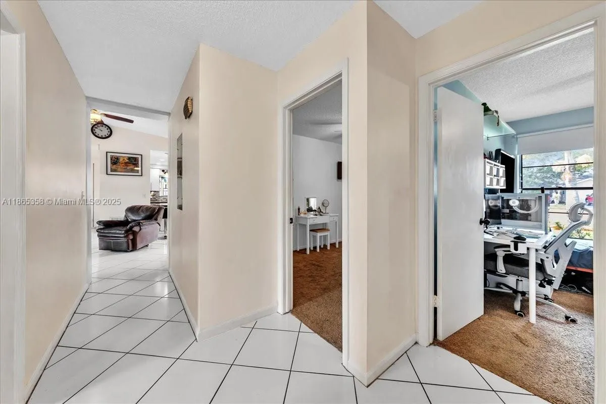 4916 NW 92nd Ave