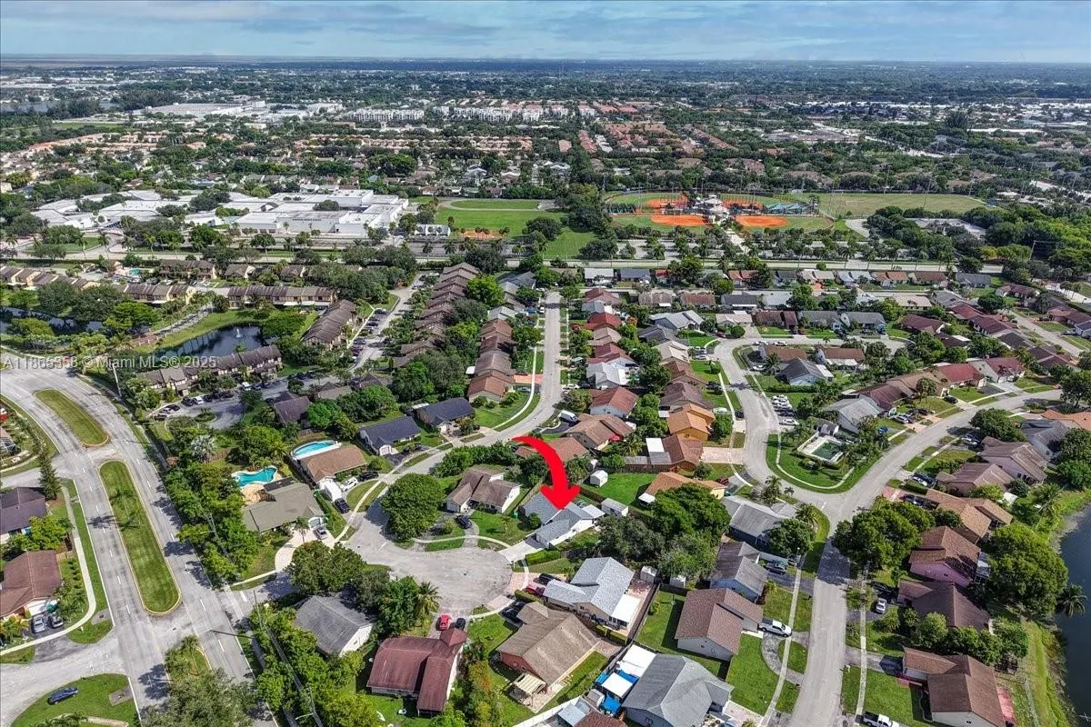 4916 NW 92nd Ave