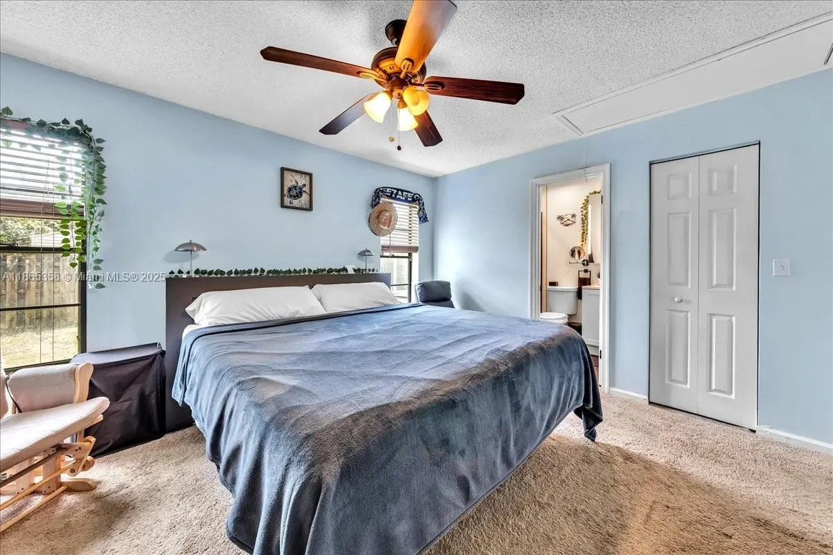 4916 NW 92nd Ave