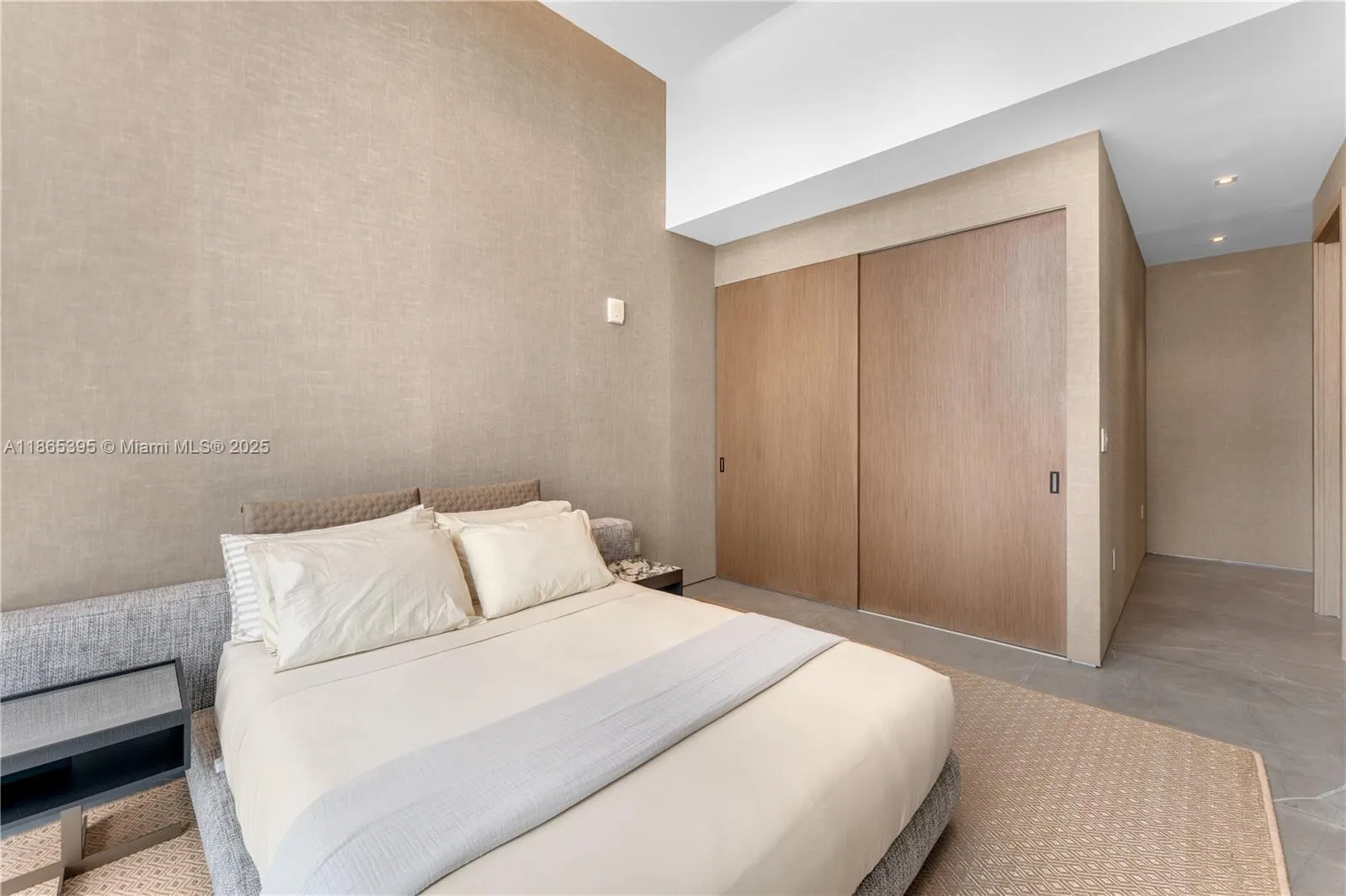 15701 Collins Ave, #4802