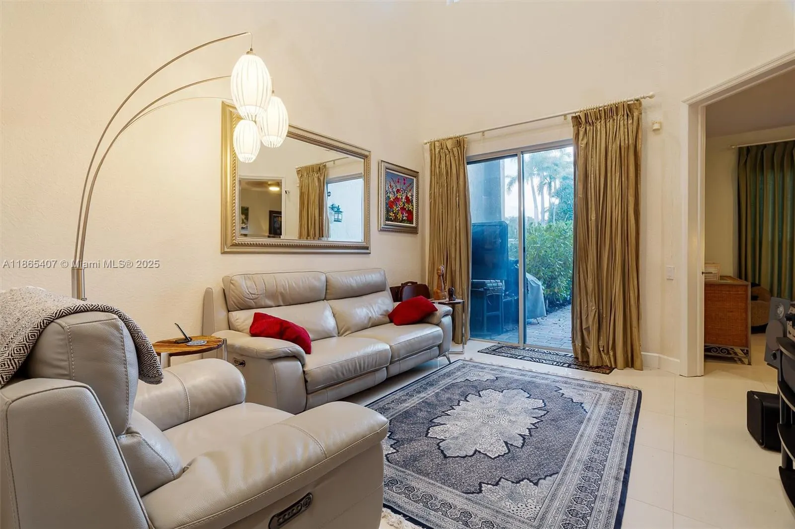 1384 Harbor View W