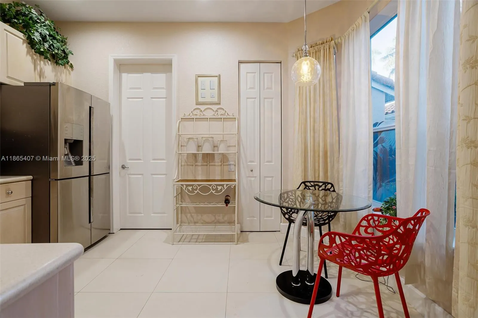 1384 Harbor View W