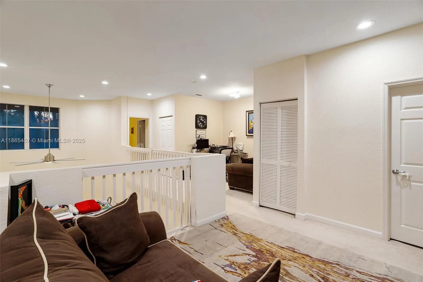 1384 Harbor View W