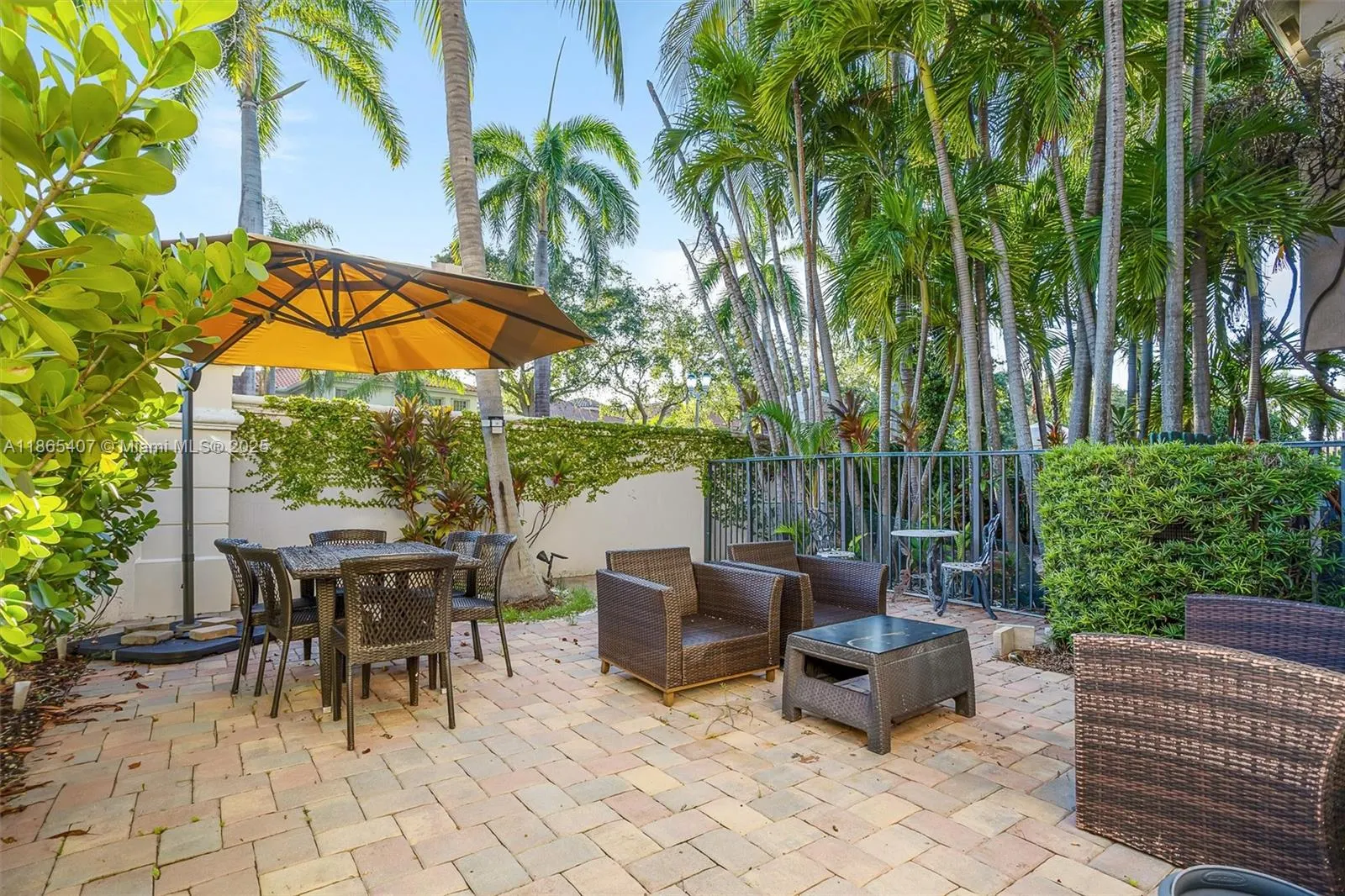 1384 Harbor View W