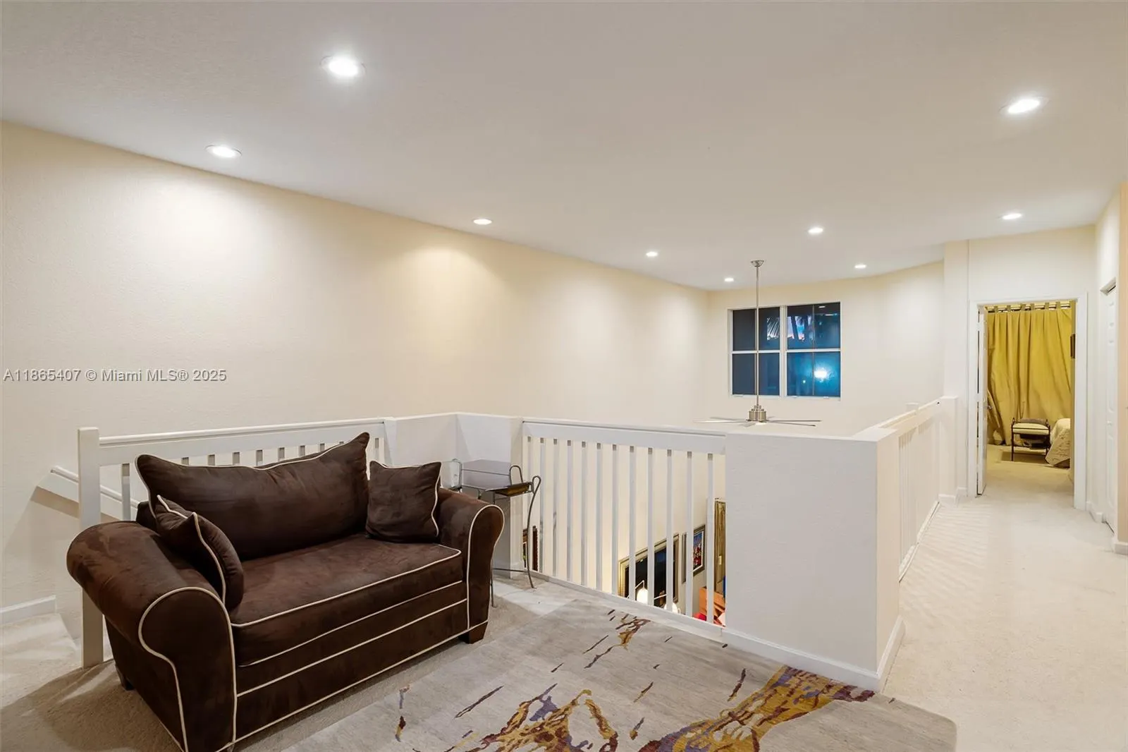1384 Harbor View W