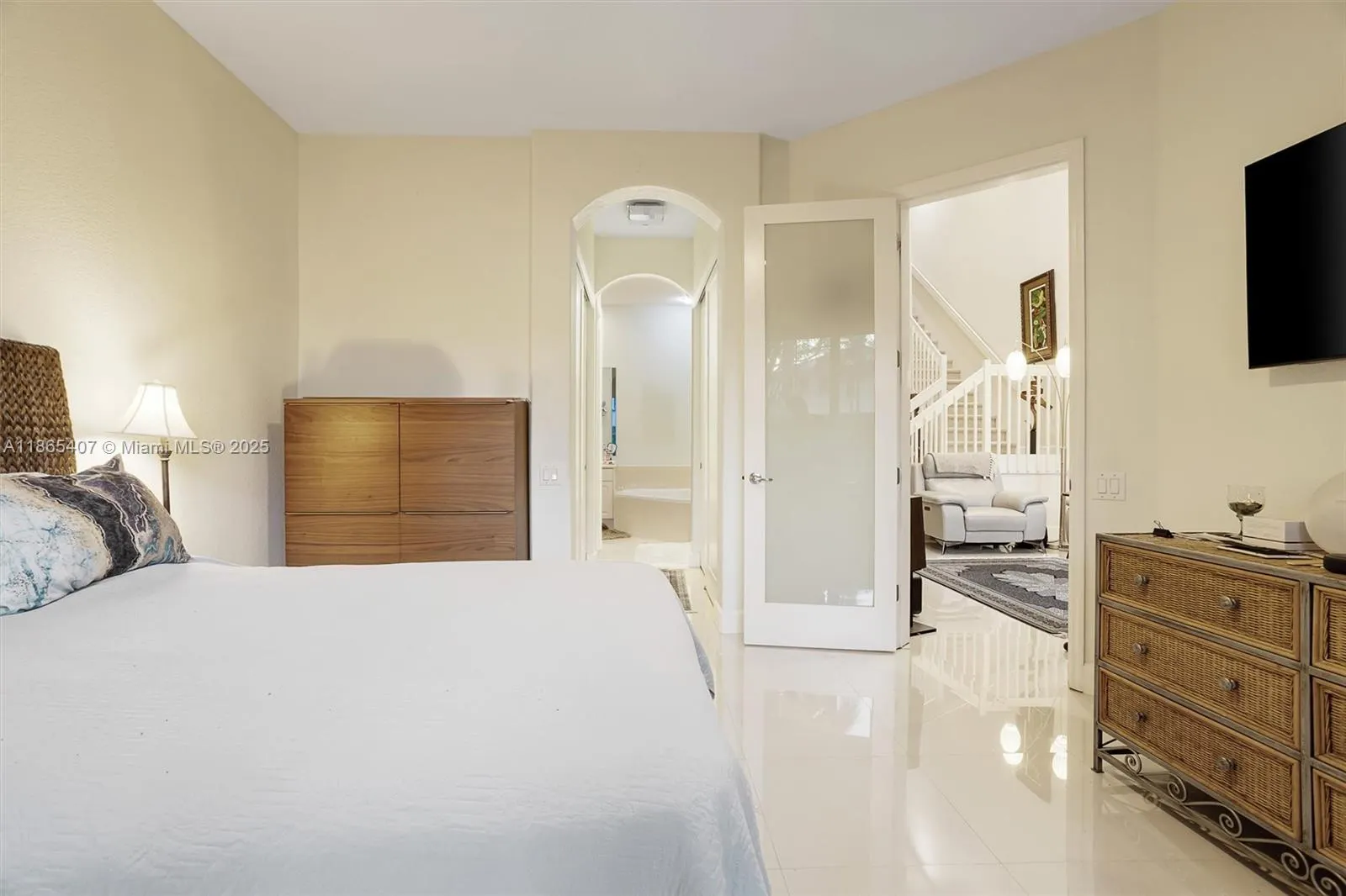 1384 Harbor View W