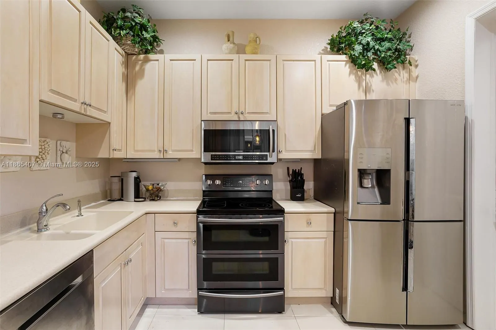 1384 Harbor View W