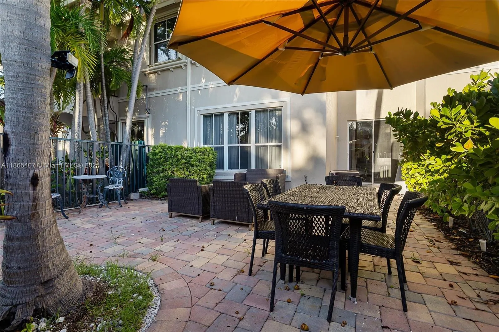 1384 Harbor View W