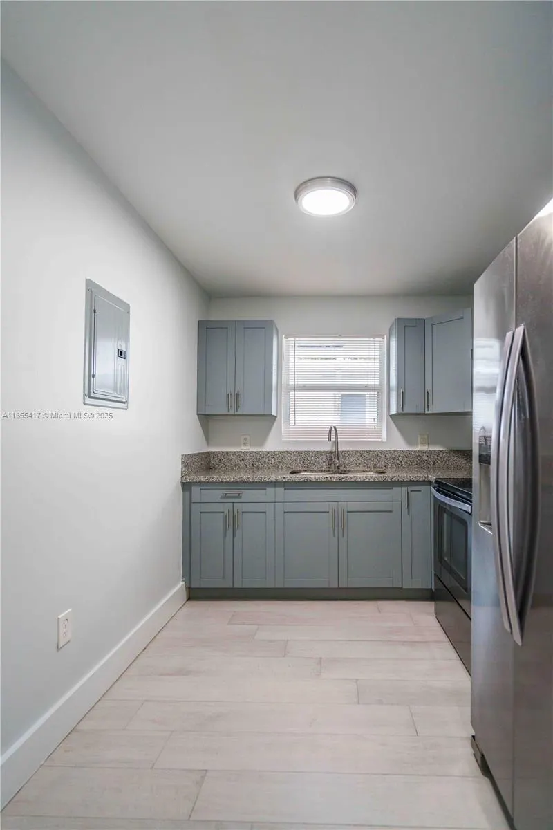 465 NE 59th St, #25