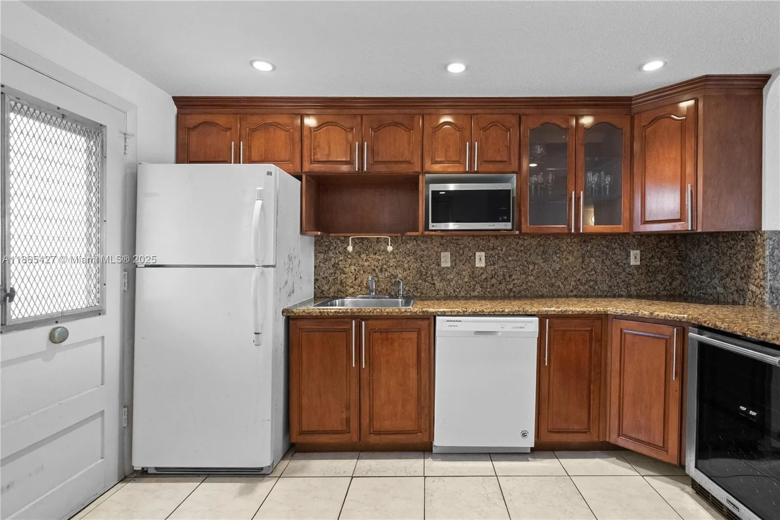 3030 Marcos Dr, #T203
